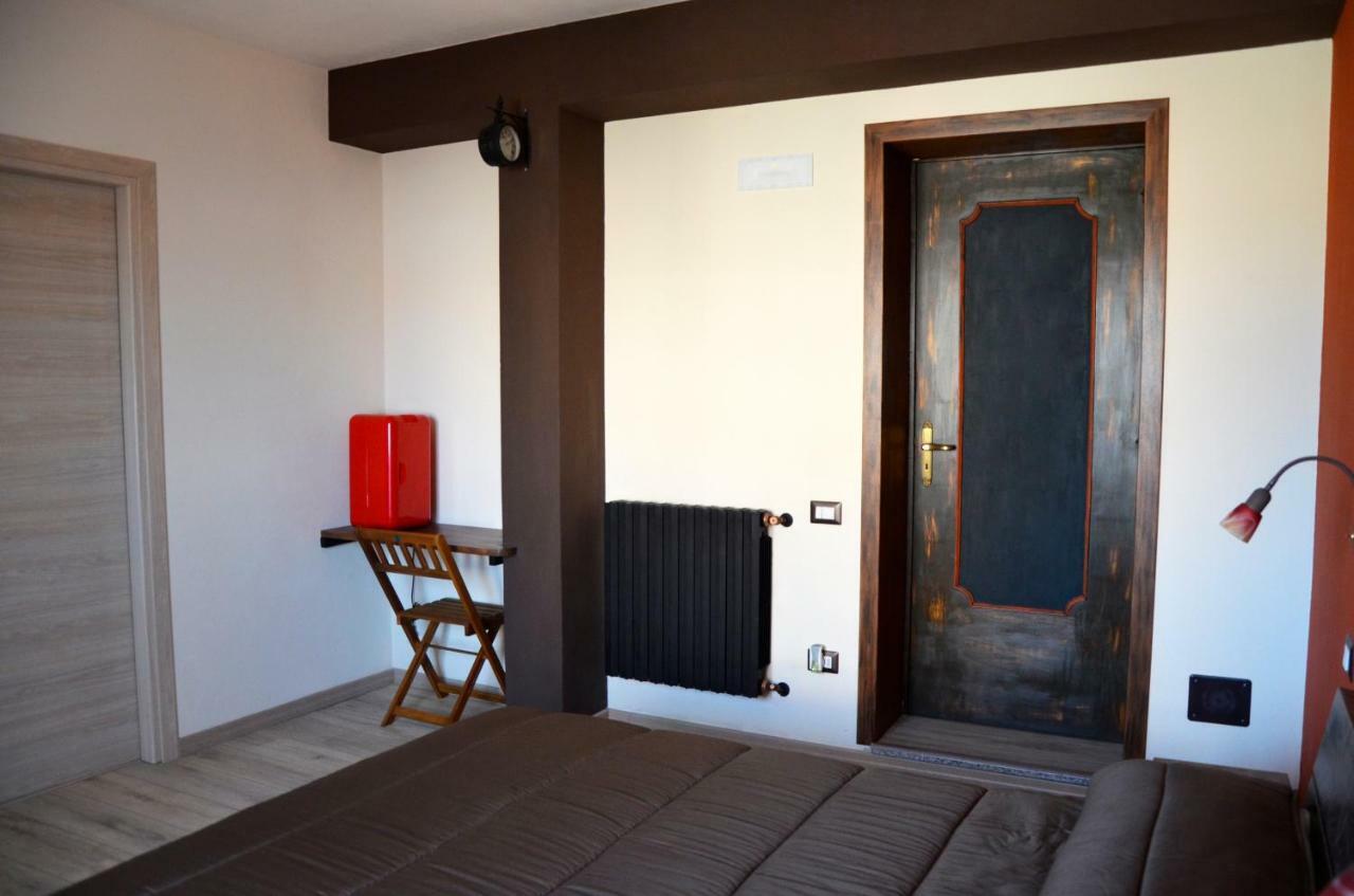 Artista B&B Cabras Ngoại thất bức ảnh