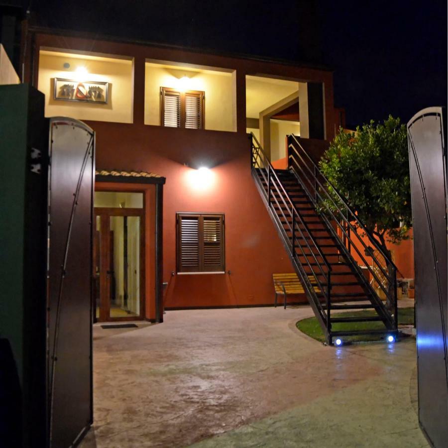 Artista B&B Cabras Ngoại thất bức ảnh